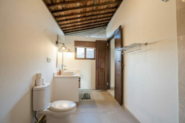 Nirmala Villa (Tipe Kamar Deluxe Double Room) (7) Nirmala Villa (Tipe Kamar Deluxe Double Room) (7)